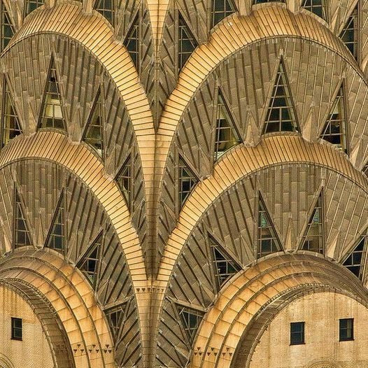 Sunburst arches on an Art Deco skyscraper