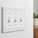 Floral 3G Toggle | White - lifestyle